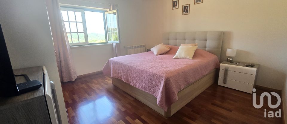 Maison T3 à Azueira e Sobral da Abelheira de 175 m²