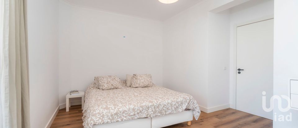 Apartamento T3 em Quelfes de 136 m²