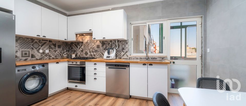 Apartamento T3 em Quelfes de 136 m²