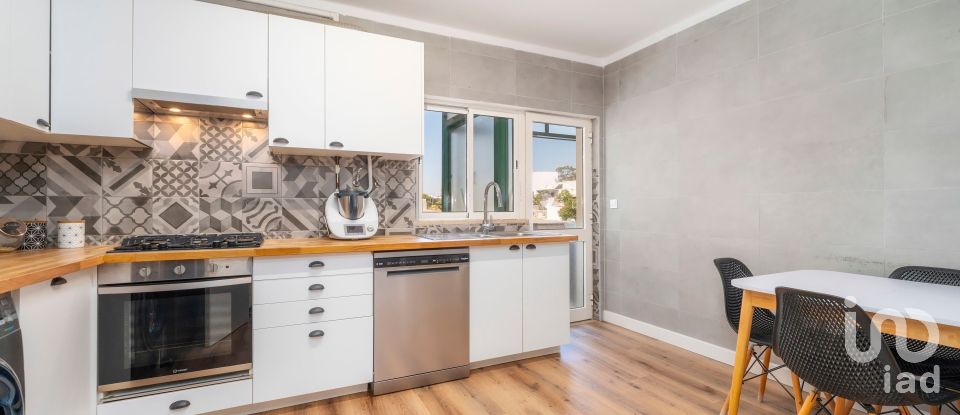 Apartamento T3 em Quelfes de 136 m²