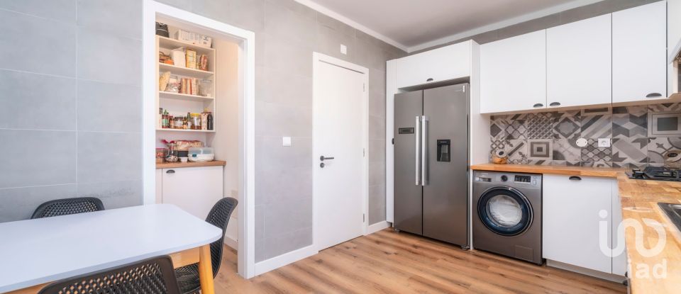 Apartamento T3 em Quelfes de 136 m²