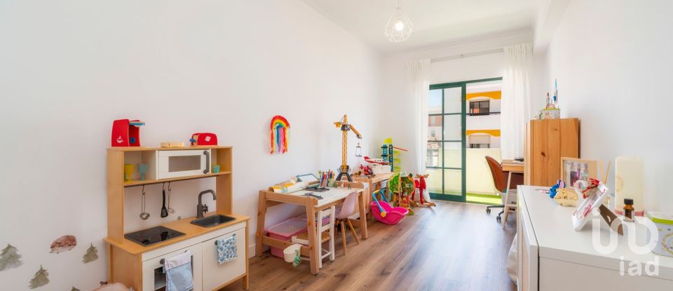 Apartamento T3 em Quelfes de 136 m²