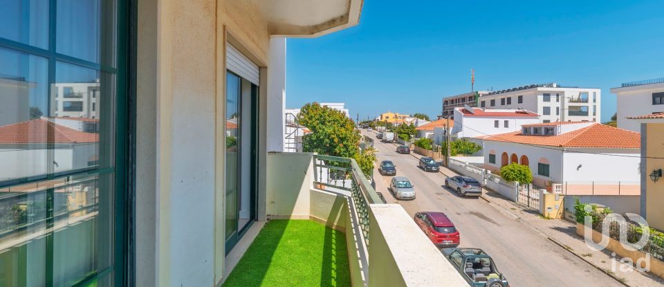Apartamento T3 em Quelfes de 136 m²