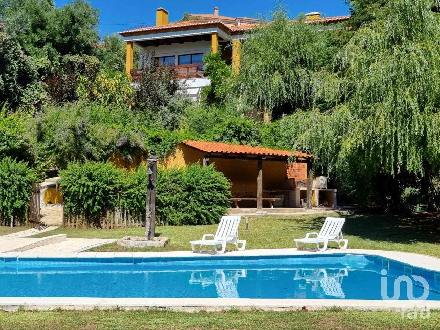 Moradia T4 em Turcifal de 465 m²