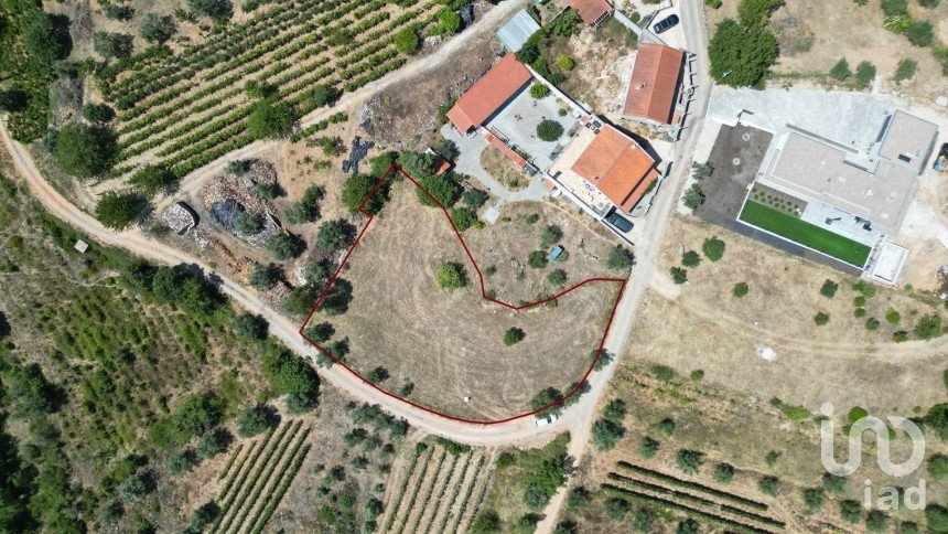 Terreno urbano em Podentes de 1 937 m²