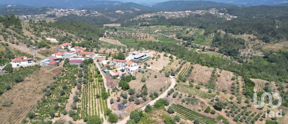 Terreno urbano em Podentes de 1 937 m²