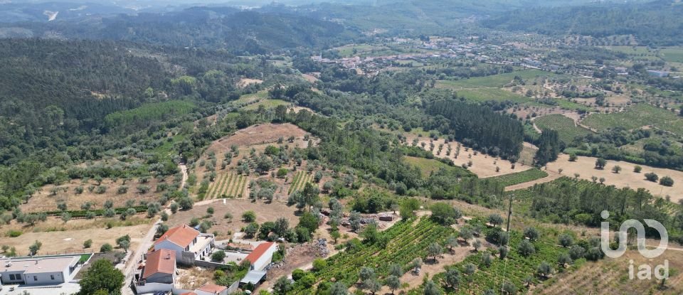 Terreno urbano em Podentes de 1 937 m²