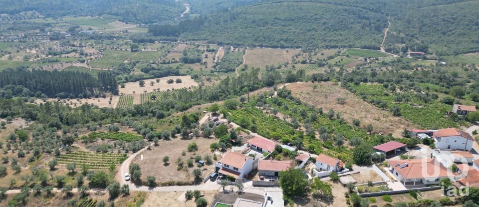 Terreno urbano em Podentes de 1 937 m²