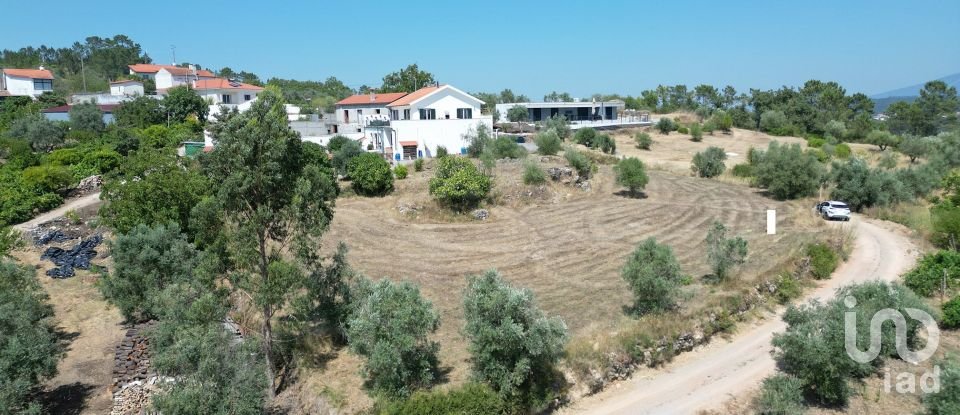 Terreno urbano em Podentes de 1 937 m²