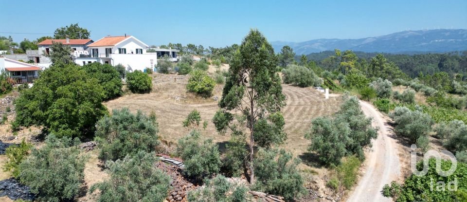 Terreno urbano em Podentes de 1 937 m²