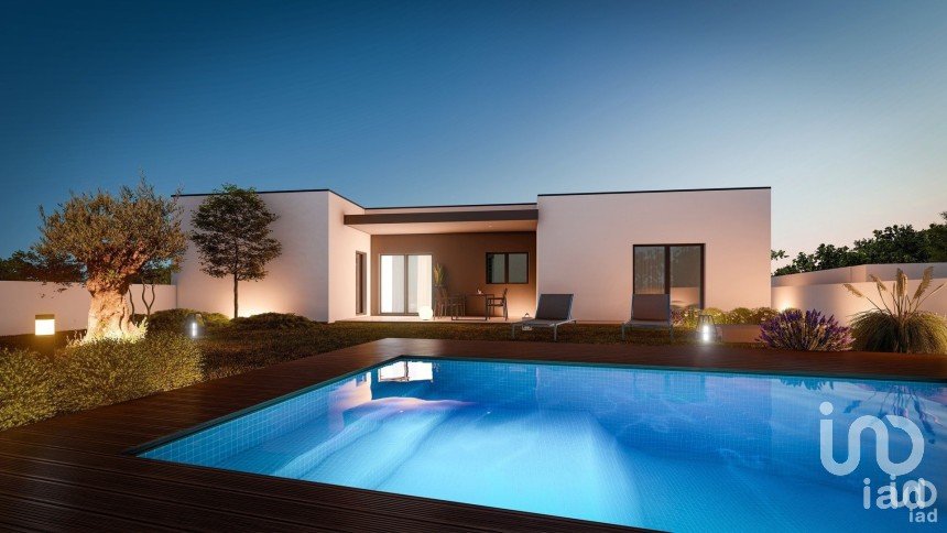 Terreno urbano em Lamas e Cercal de 800 m²