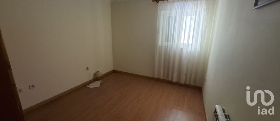 House T3 in Campeã of 399 m²