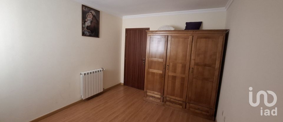 House T3 in Campeã of 399 m²