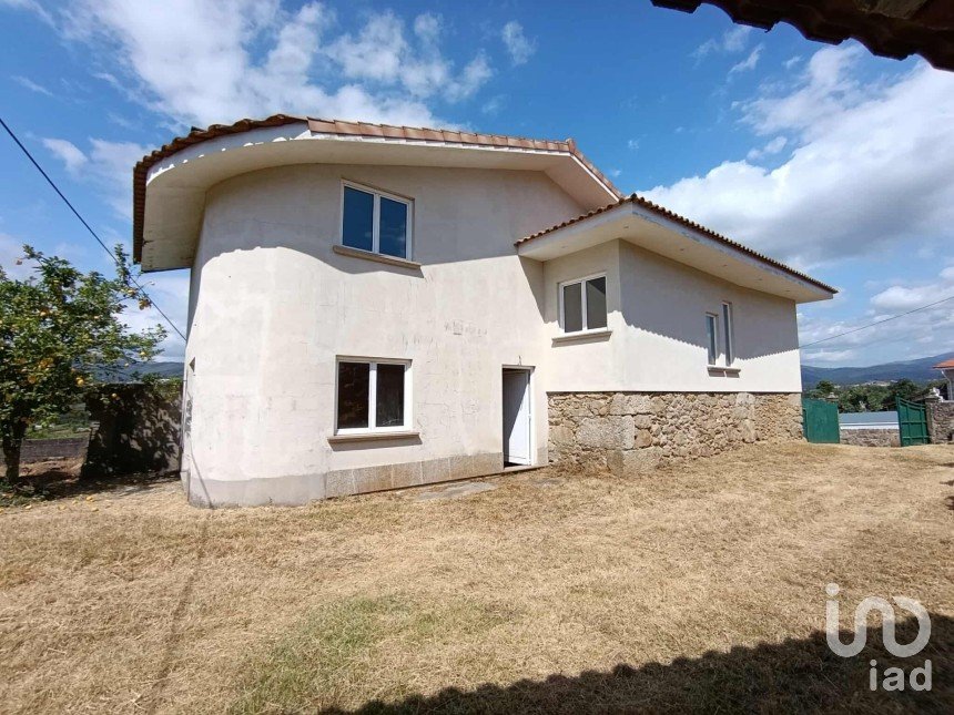 Casa T3 em Bela de 203 m²