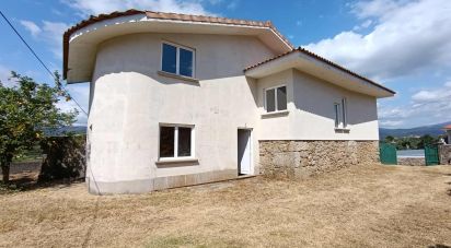 Gîte T3 à Bela de 203 m²