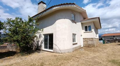 Gîte T3 à Bela de 203 m²