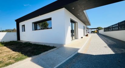 Maison de plain-pied T4 à Antas de 213 m²