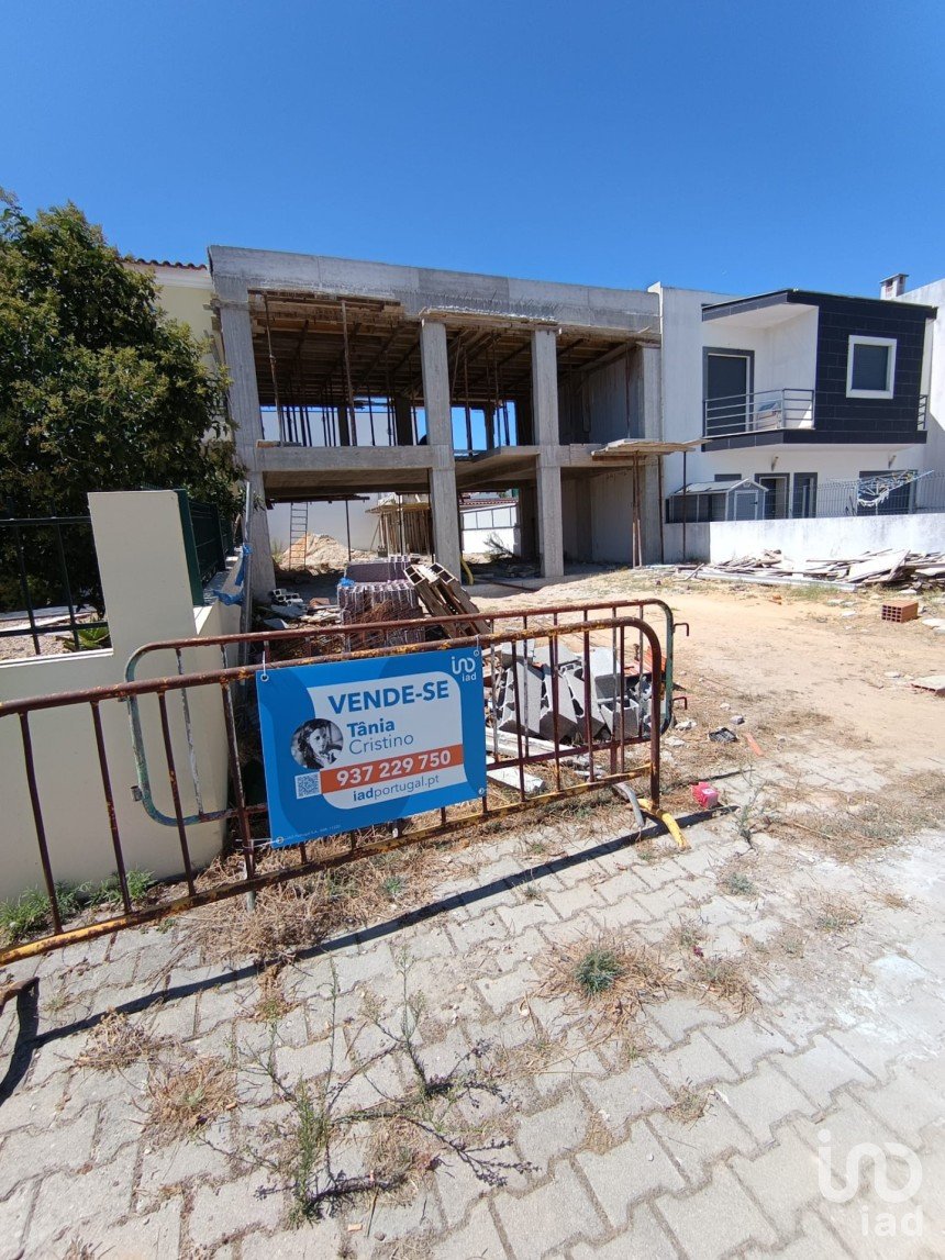 Casa T3 em Azeitão (São Lourenço e São Simão) de 180 m²