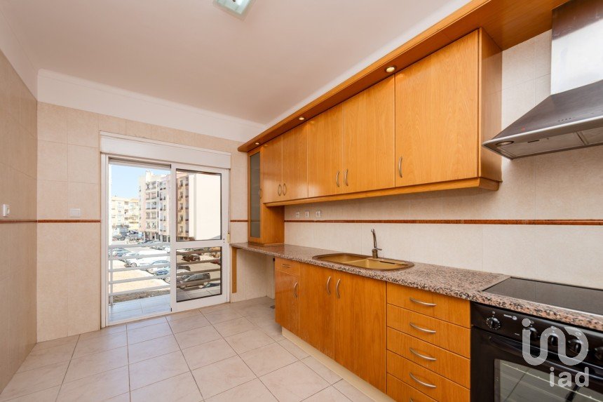 Apartment T2 in Setúbal (São Sebastião) of 78 m²