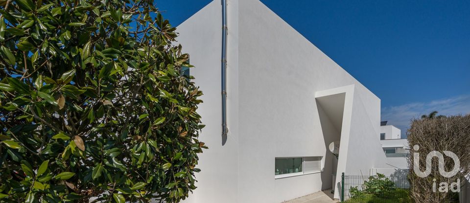 Moradia T4 em Ovar, São João, Arada e São Vicente de Pereira Jusã de 198 m²