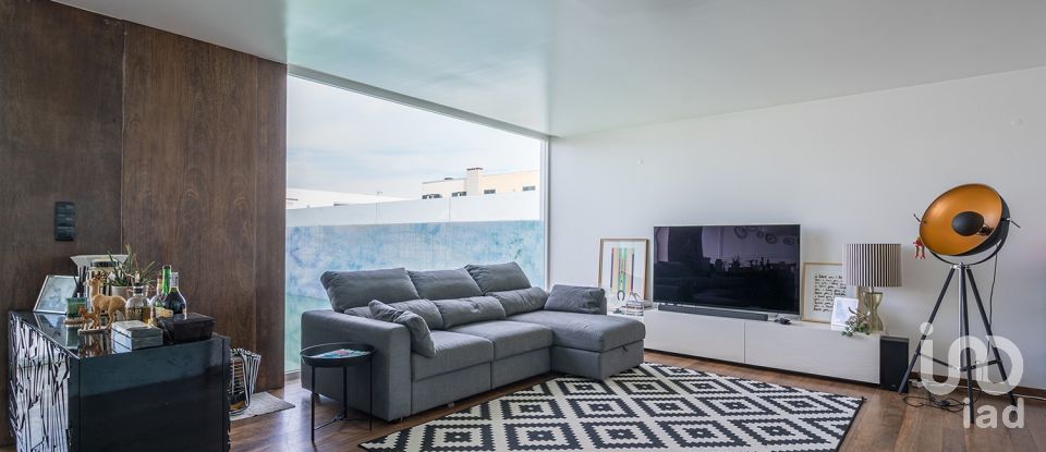 Moradia T4 em Ovar, São João, Arada e São Vicente de Pereira Jusã de 198 m²