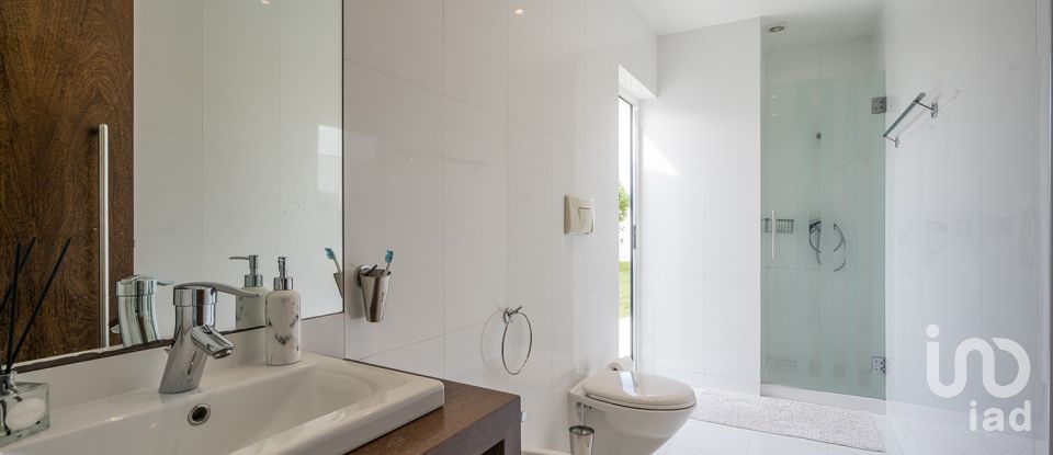 Moradia T4 em Ovar, São João, Arada e São Vicente de Pereira Jusã de 198 m²