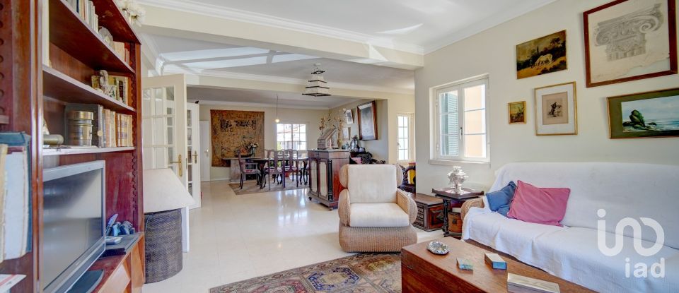 Traditional house T4 in Rio de Mouro of 348 m²