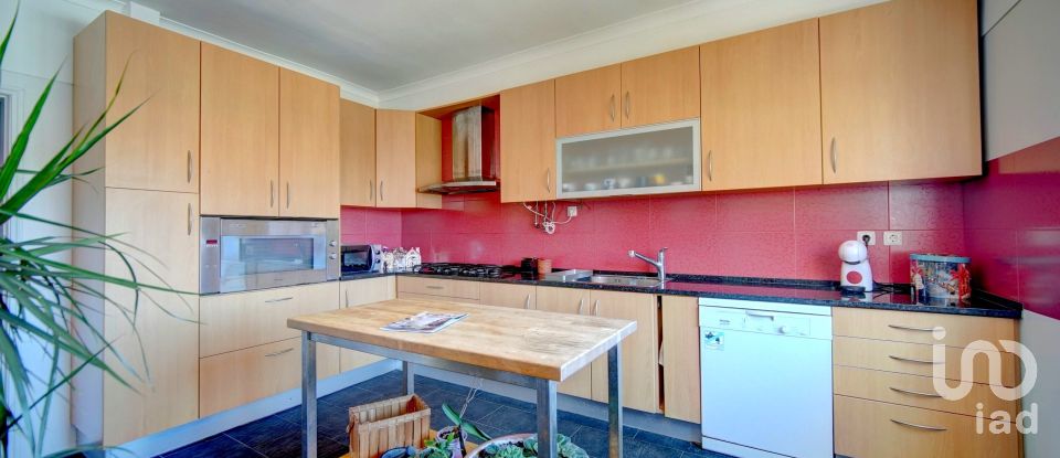 Traditional house T4 in Rio de Mouro of 348 m²