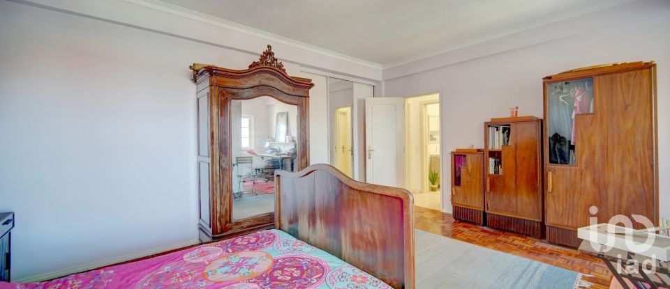 Traditional house T4 in Rio de Mouro of 348 m²