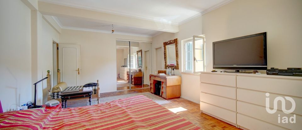 Traditional house T4 in Rio de Mouro of 348 m²