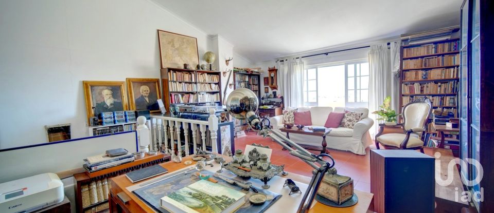 Traditional house T4 in Rio de Mouro of 348 m²