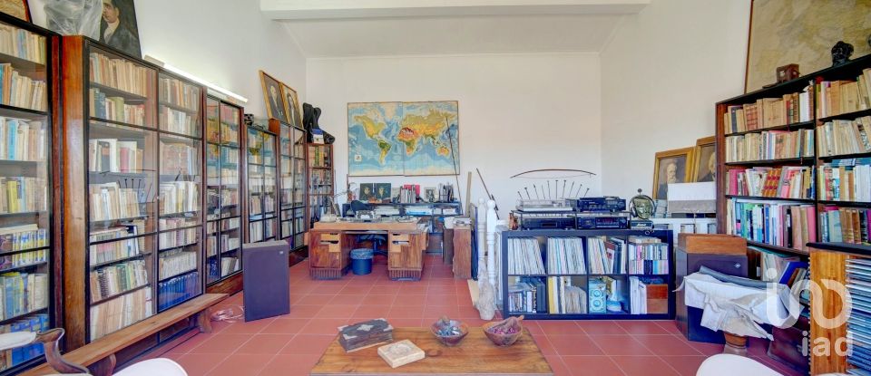 Traditional house T4 in Rio de Mouro of 348 m²