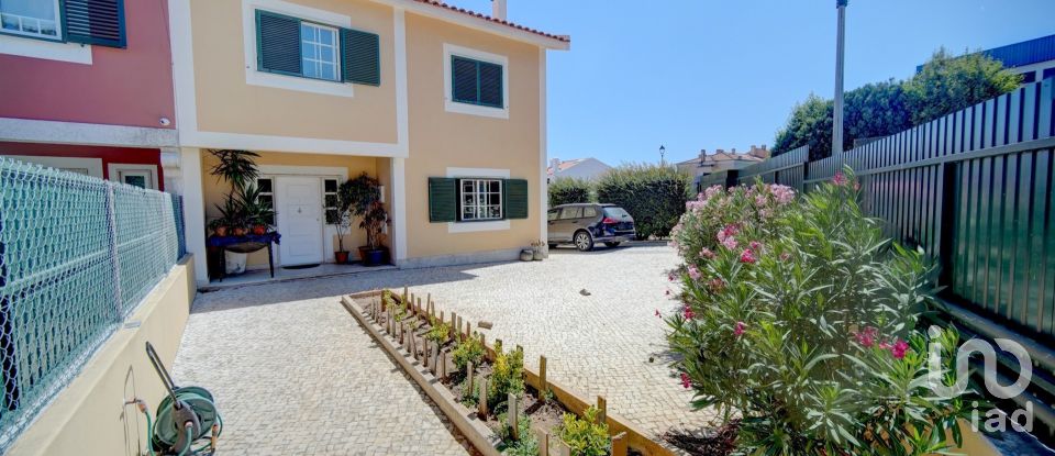 Traditional house T4 in Rio de Mouro of 348 m²