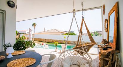 Maison T4 à Mexilhoeira Grande de 255 m²