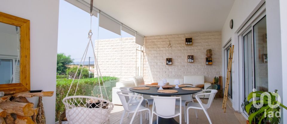 Maison T4 à Mexilhoeira Grande de 255 m²