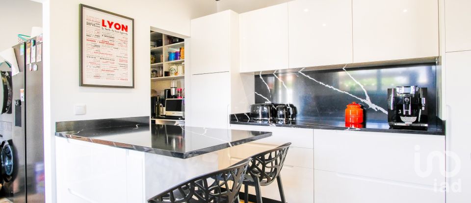 Maison T4 à Mexilhoeira Grande de 255 m²