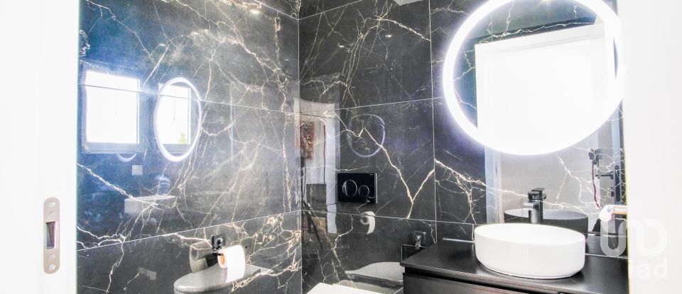 Maison T4 à Mexilhoeira Grande de 255 m²