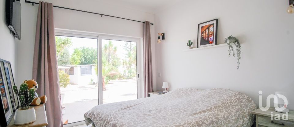 Maison T4 à Mexilhoeira Grande de 255 m²