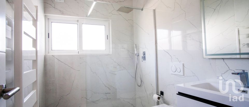 Maison T4 à Mexilhoeira Grande de 255 m²