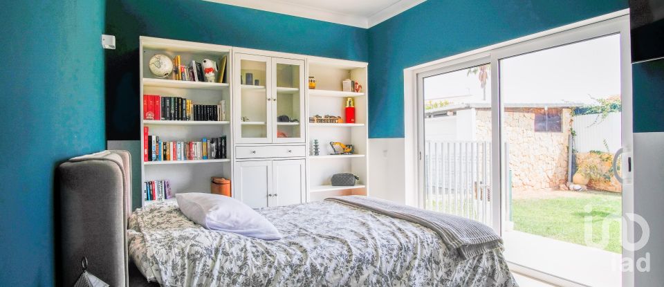 Maison T4 à Mexilhoeira Grande de 255 m²