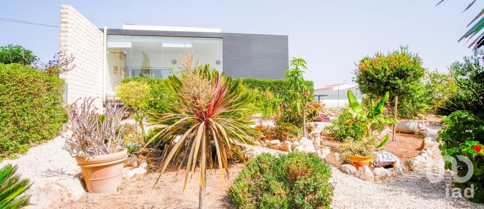 Maison T4 à Mexilhoeira Grande de 255 m²