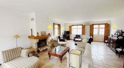 Apartment T4 in Vila e Roussas of 262 m²