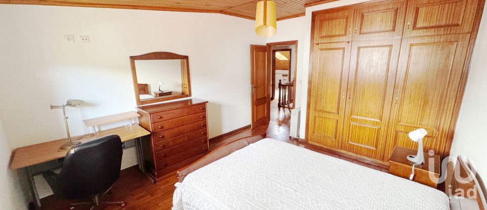 Apartment T4 in Vila e Roussas of 262 m²