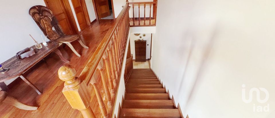 Apartment T4 in Vila e Roussas of 262 m²