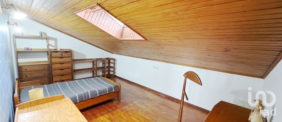 Apartment T4 in Vila e Roussas of 262 m²