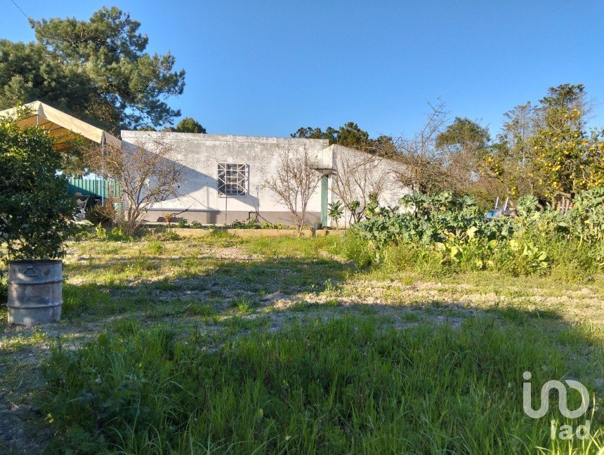 Terrain à bâtir à Pinhal Novo de 2 250 m²