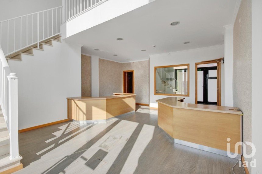 Shop / premises commercial in Peniche of 127 m²