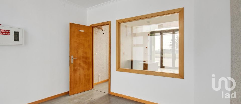 Shop / premises commercial in Peniche of 127 m²