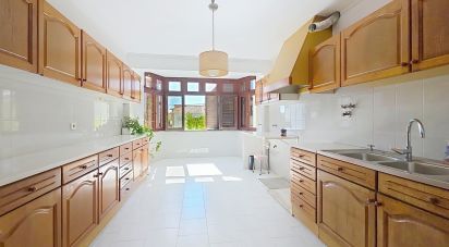 Duplex T4 in Carcavelos e Parede of 235 m²