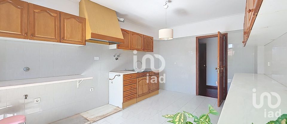Duplex T4 in Carcavelos e Parede of 235 m²